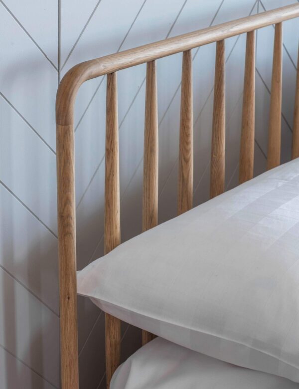 Wycombe 4'6" Spindle Bed