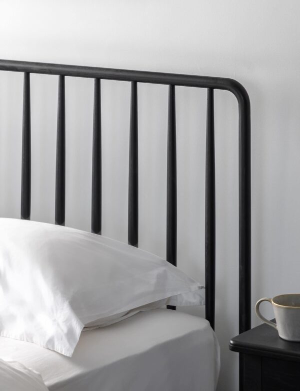 Wycombe 4'6" Spindle Bed Wycombe 4'6" Spindle Bed